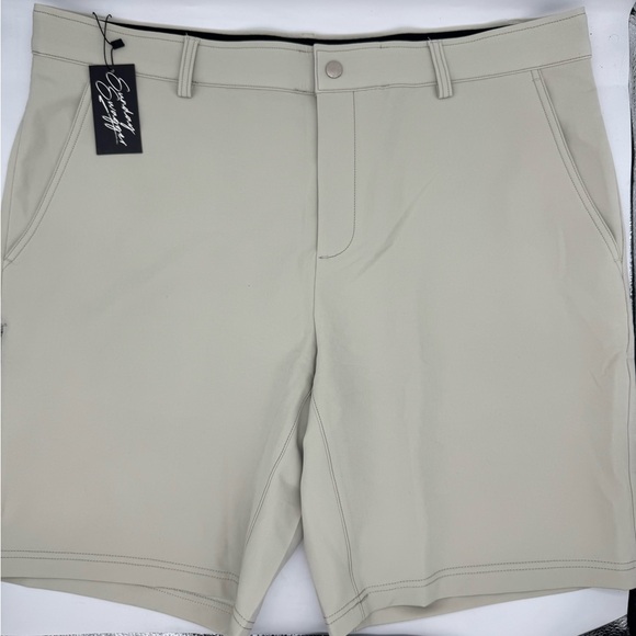 NWT Sunday Swagger Mens Golf Shorts in Cream color - Picture 2 of 3